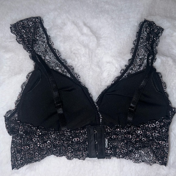 4/$10 Bundle EUC Xoxo Lace Bralette - Picture 4 of 4